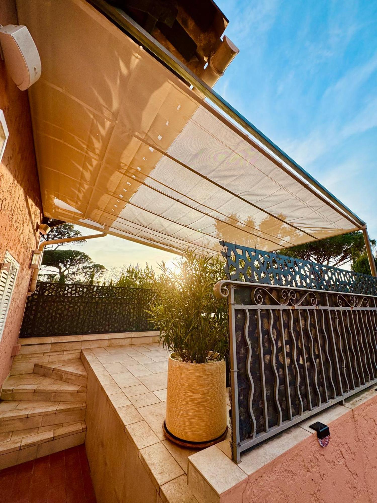 Studio Climatise, Terrasse, Parking Prive, 50M De La Plage Appartement Saint-Tropez Buitenkant foto